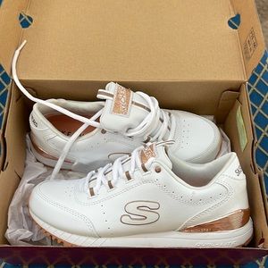 Skechers